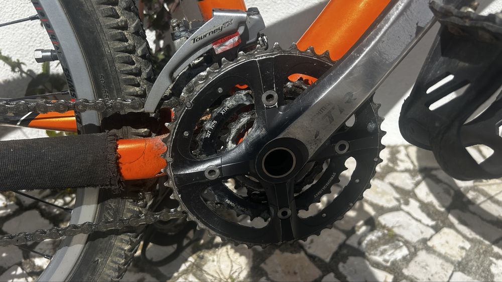 Biclicleta KTM carbono