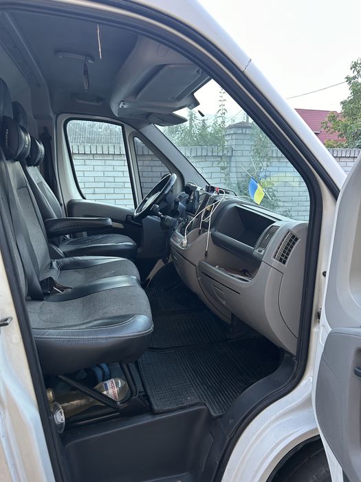 Пежо Боксер вантажний автомобіль