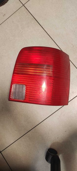 Lampa tylna prawa Vw Volkswagen Passat B5