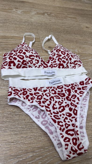 Нижня жіноча білизна