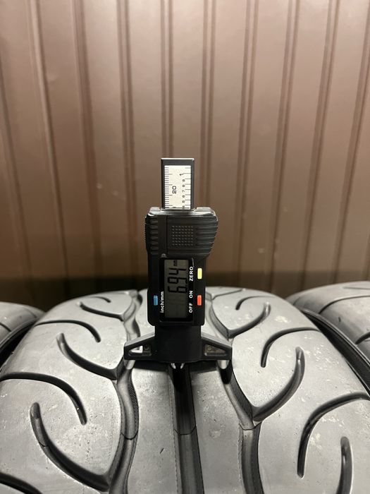 Opony 215/45 R17  Semi-slick Yokohama