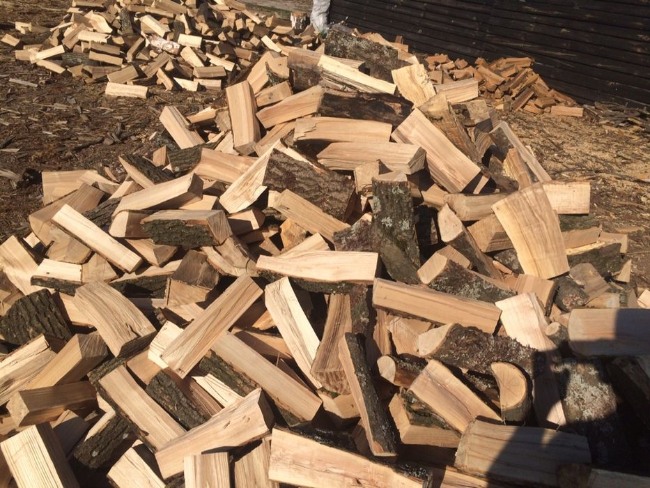 Доставка колотих дров від 4-ох кубів