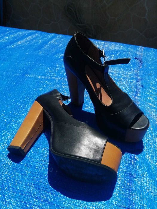 SAPATOS salto alto e compensados