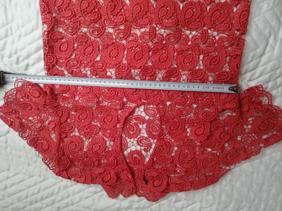 Sukienka narzutka koronkowa firmy Zara rozmiar XS