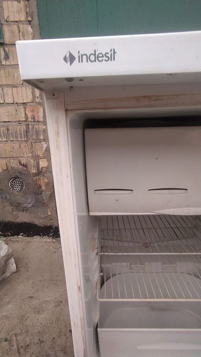 Indesit холодильник