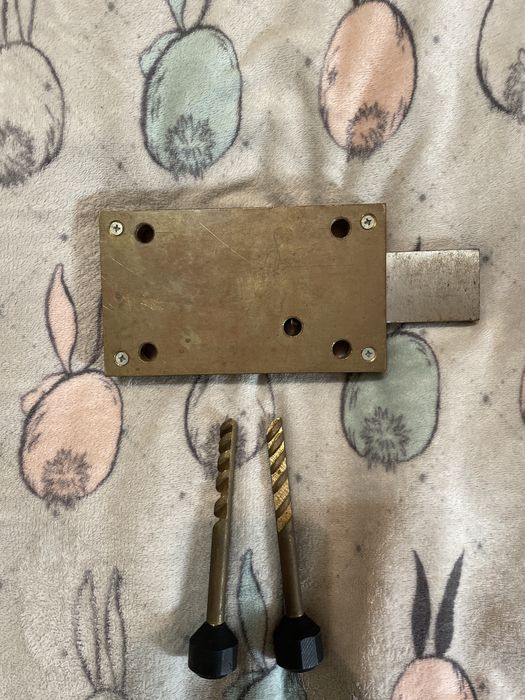 Продам замок в повністю справному стані