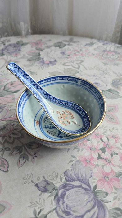 Conjunto chinês de taça e colher bago arroz