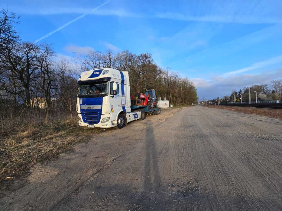 usługa transportowa laweta, niskopodwozie