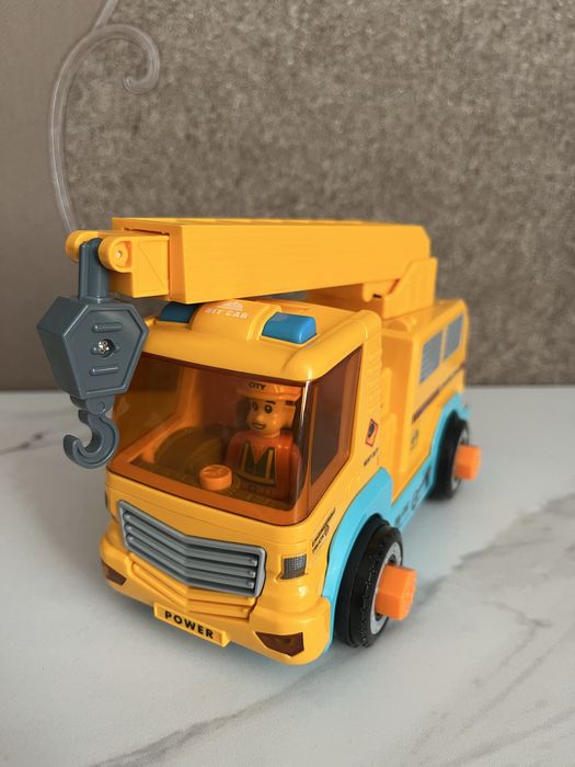 Дитячі іграшки (машинки)