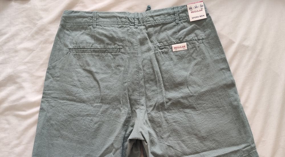 Calções verdes caqui da marca sfera