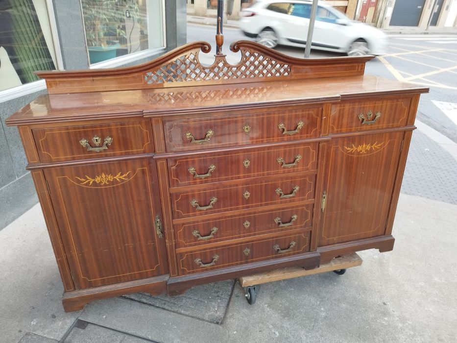 Móvel aparador antigo