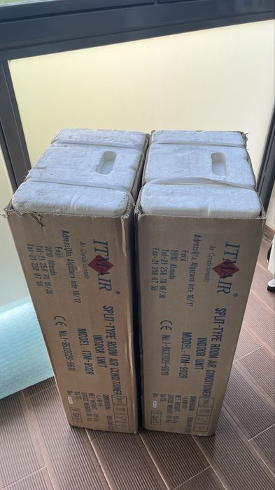 Maquina de Ar condicionado 9000 BTUS com duas unidades interiores