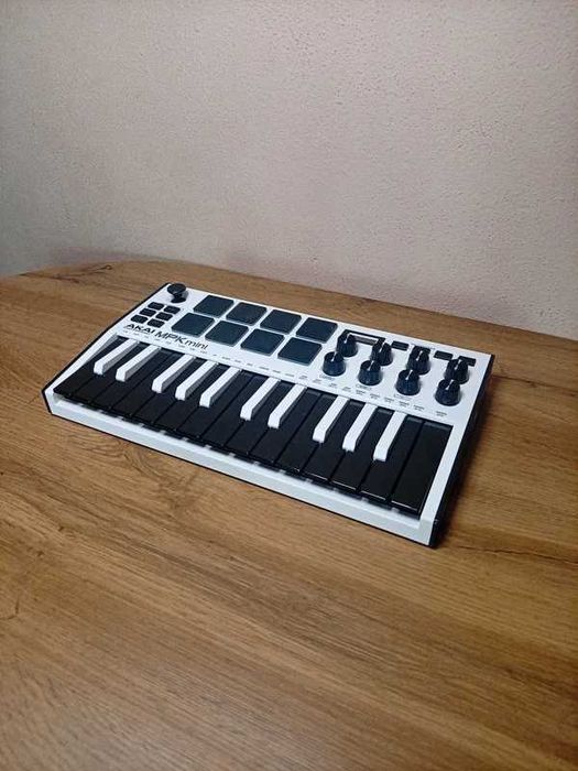 Teclado MIDI Akai Professional MPK Mini MK3 - Branco, B (Controladores MIDI)