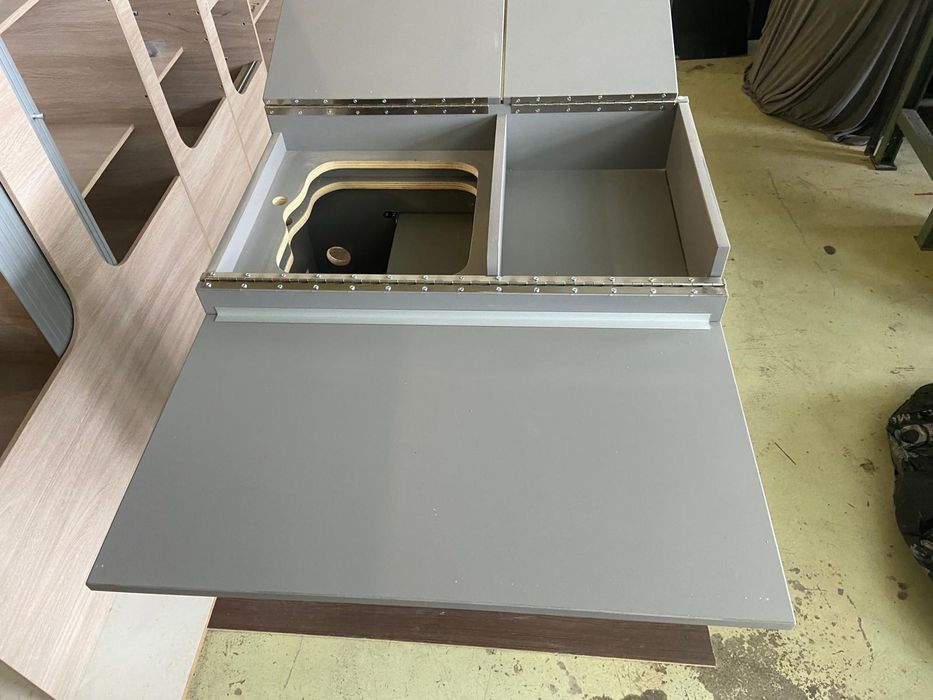 Szafka kamperowa  kamper solidna mocna konstrukcja