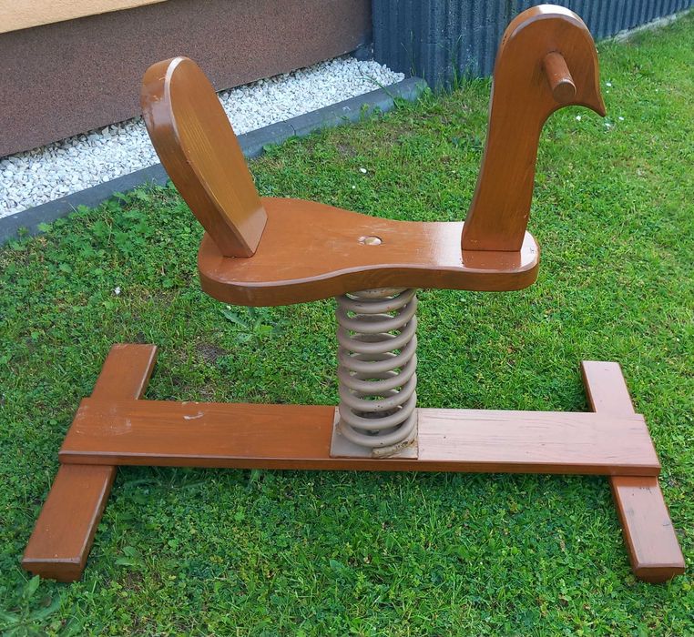 Bujak na sprężynie- konik