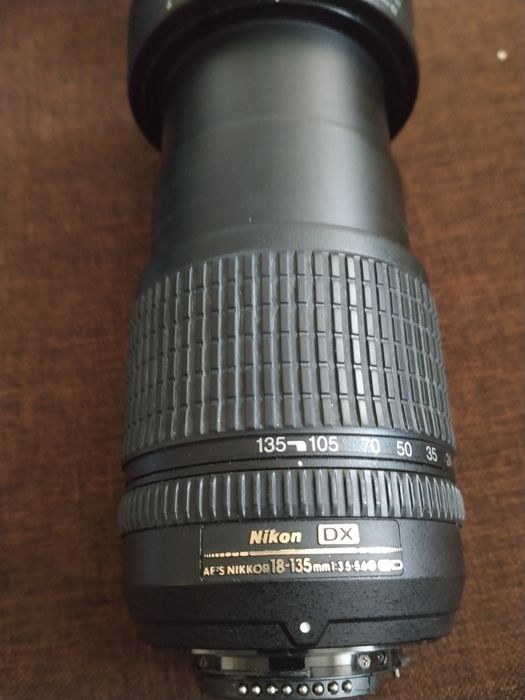 Obiektyw Nikon Nikkor 18-135mm DX – Uniwersalny Zoom / Spacerowy