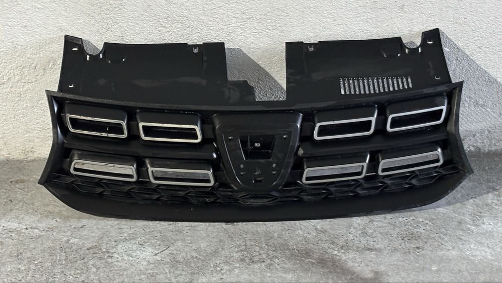 Grelha Frontal / Grelha do Radiador Dacia Sandero / Logan – Original OEM