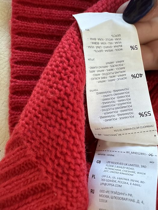 Czerwony sweter damski