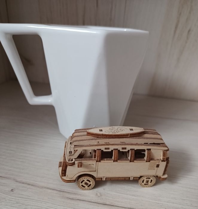 Drewniany model 3d minibus