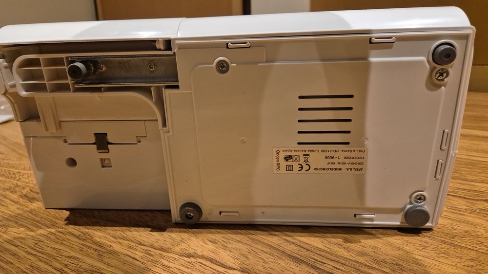 Máquina de costura JATA MC740 Nova