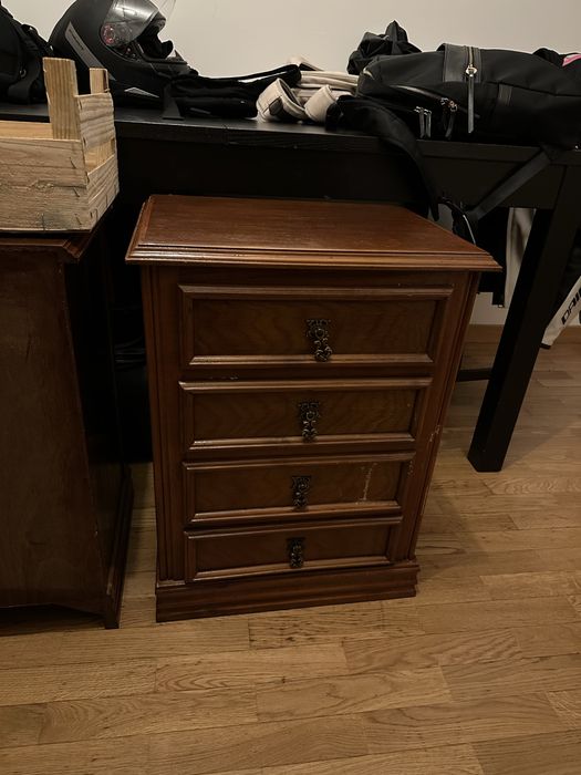 2 mesinhas de cabeceira