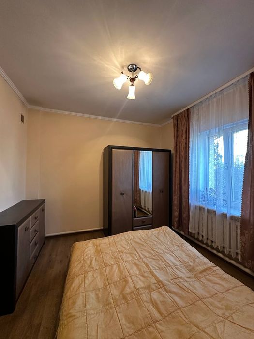 Два будинки у м. Луцьк на ділянці 16 соток