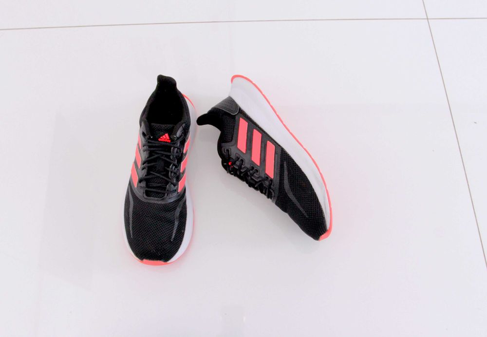 Adidas Runflacon bez wad 38
