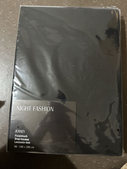 Наматрасник на резинці