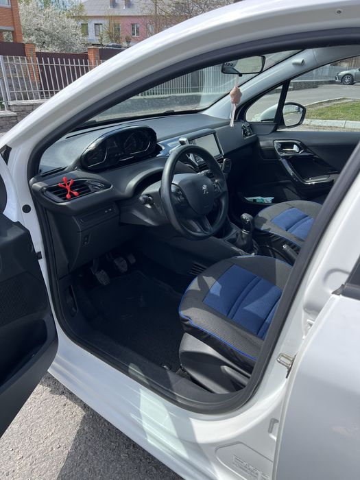 Peugeot 208 2013