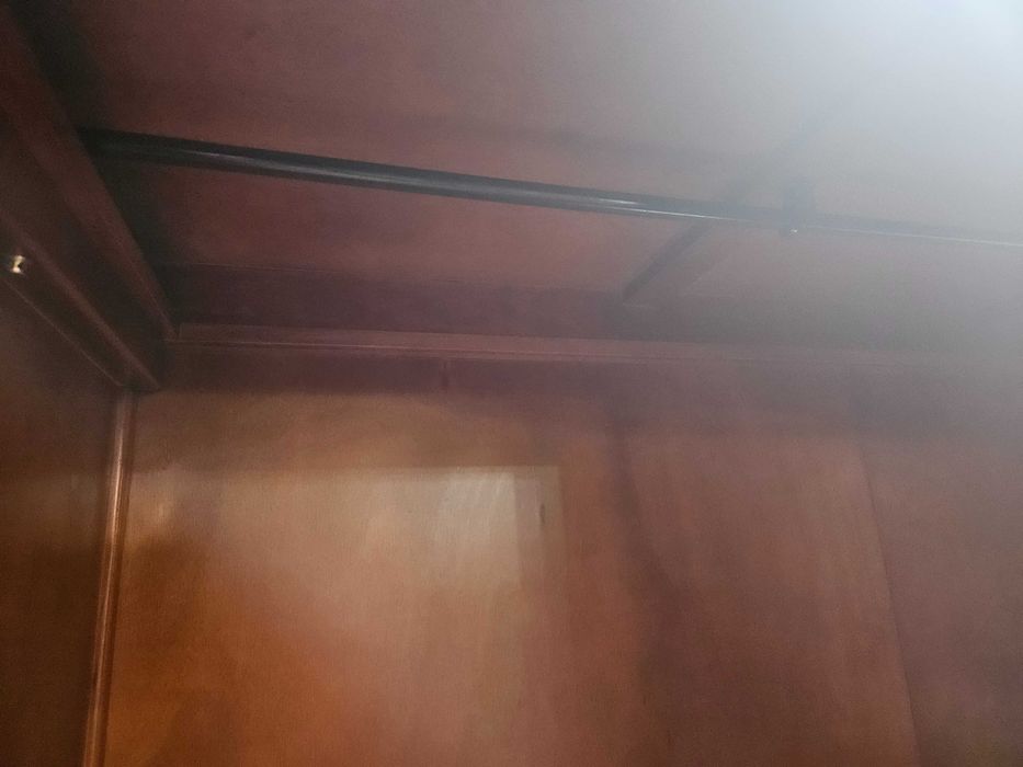 Excelente roupeiro de três porta s - Muito bom estado geral