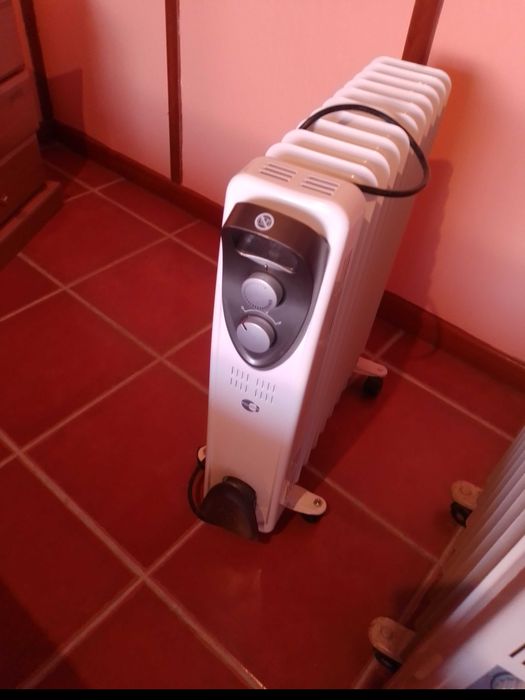 2 aquecedores a óleo + candeeiro de pé