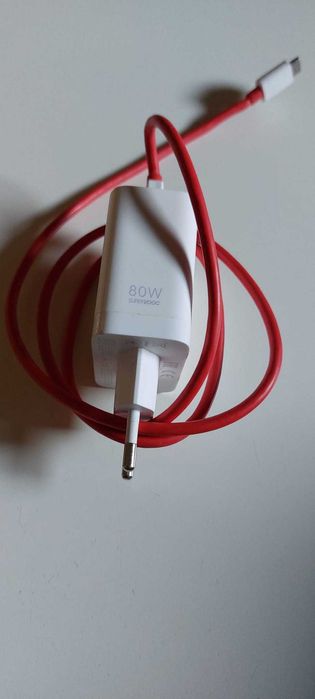 Oneplus 10 Pro - 128 GB + 8 GB + Extras (2 capas + protector ecrã)