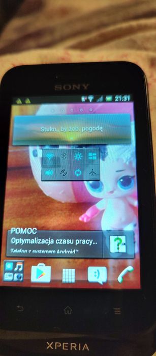 Smartfon Sony Xperia st21 i Ładowarka Wyświetlacz