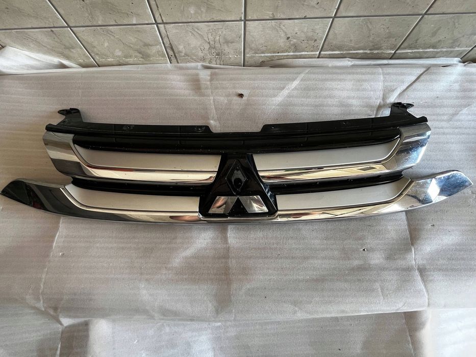 Atrapa chłodnicy (grill) Przód Mitsubishi Outlander 2017
