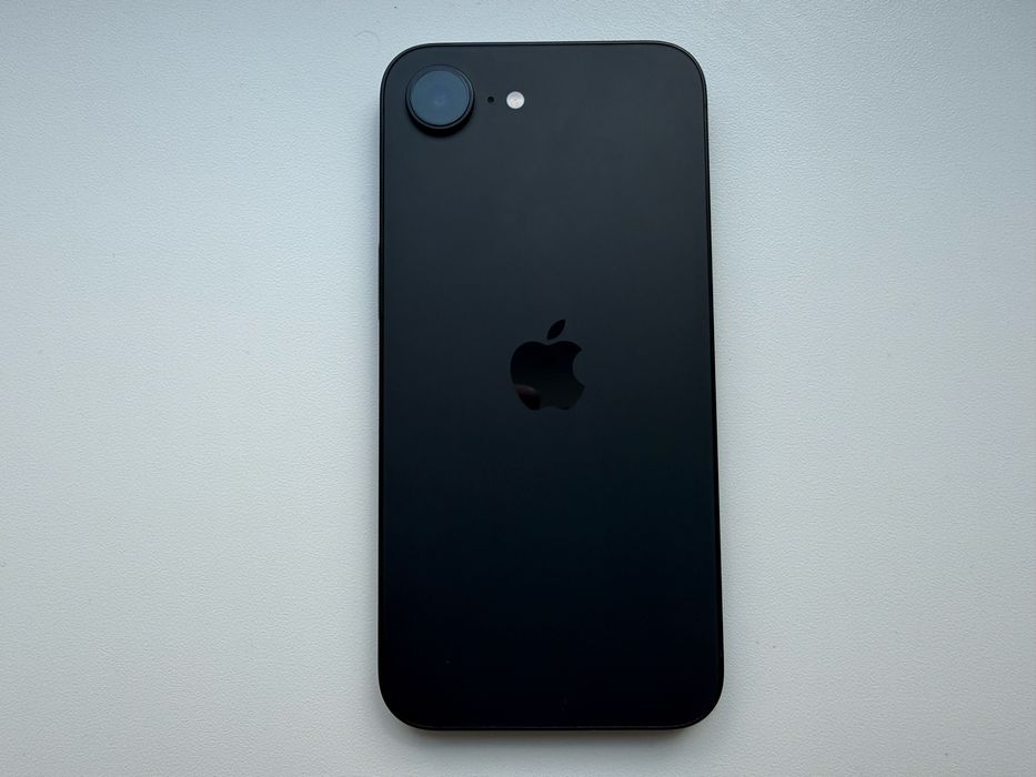 Apple iPhone 16e 128gb Black Neverlock 100%