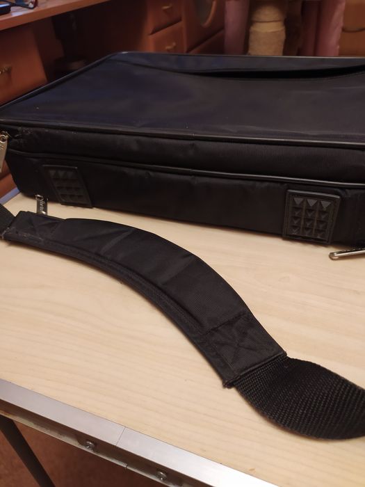 Продам кейс для ноутбука