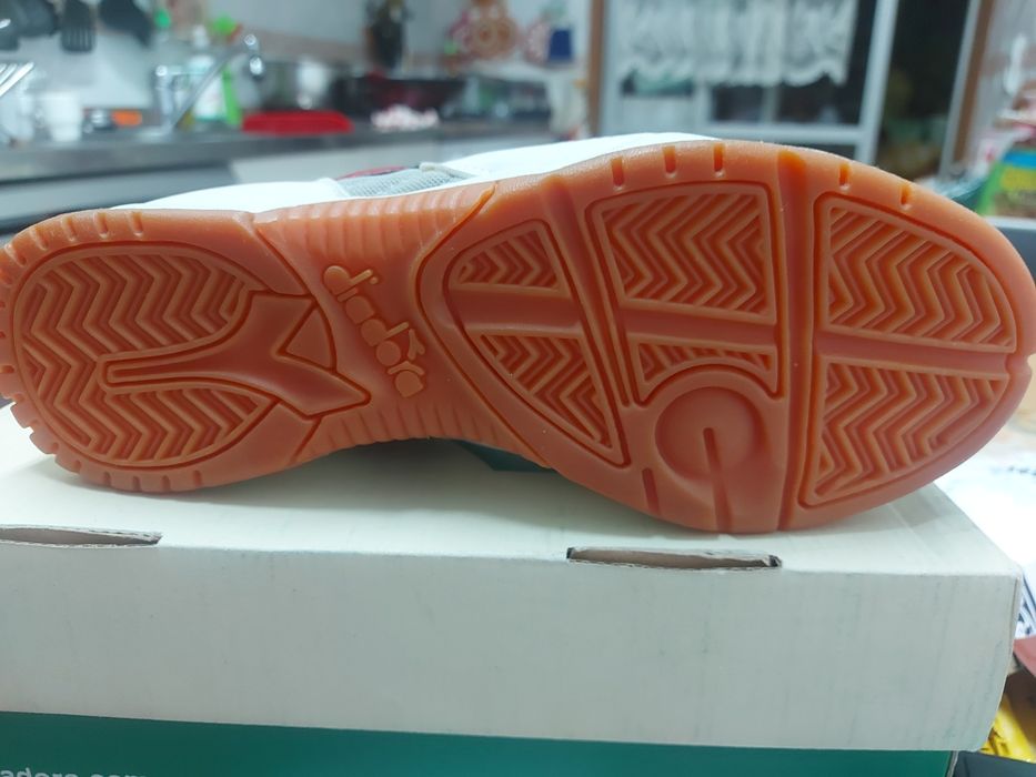 Ténis Diadora brancos n.39, apenas 15€ agora