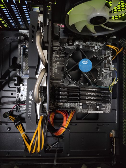 Игровой компьютер, монитор, мышка, клавиатура!