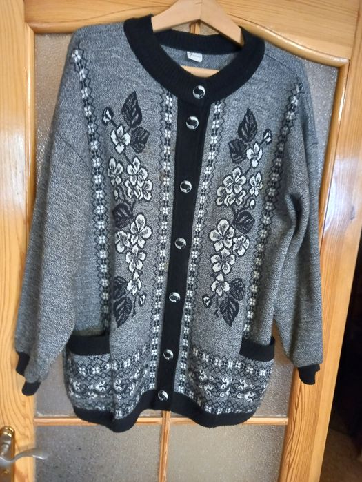 Кофты, безрукавка, шерстяные.