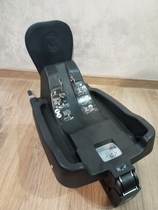 Fotelik samochodowy AVIONAUT PIXEL z bazą ISOFIX