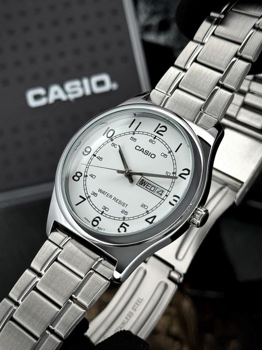 Casio годинник