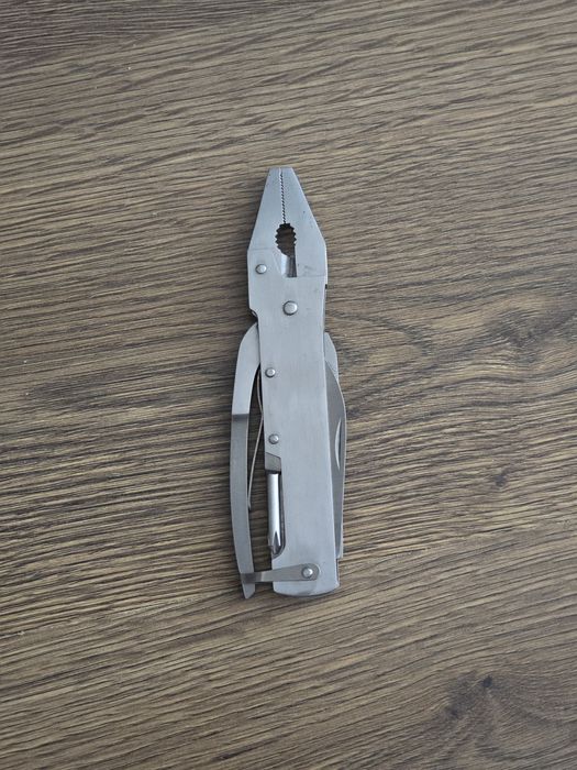 Multitool taktyczny narzędzie wielofunkcyjne  scyzoryk