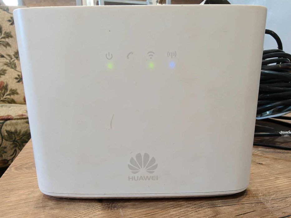 Huawei B2368-66 LTE – Router z anteną zewnętrzną, zestaw