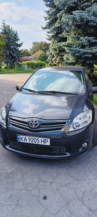 Оренда авто Toyota auris Автомат є в наявності, найкращі умови.