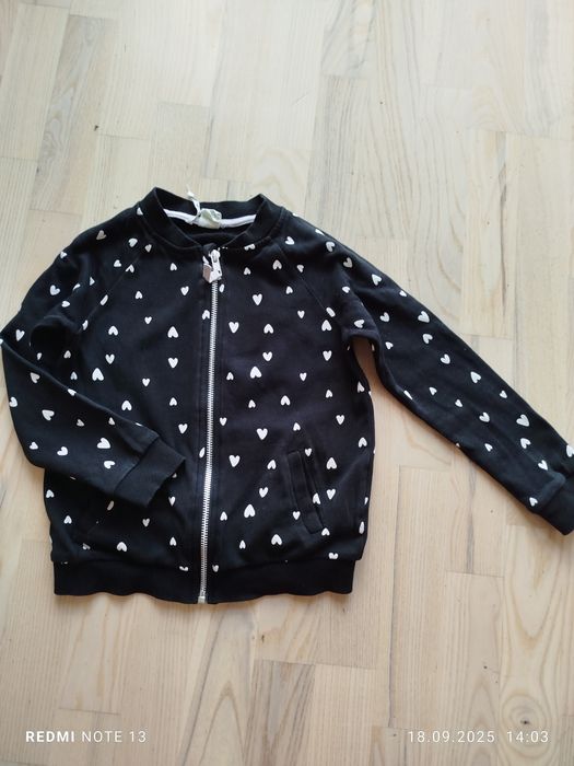 Czarna bawełniana bluza zasuwana białe serca serduszka H&M 110/116