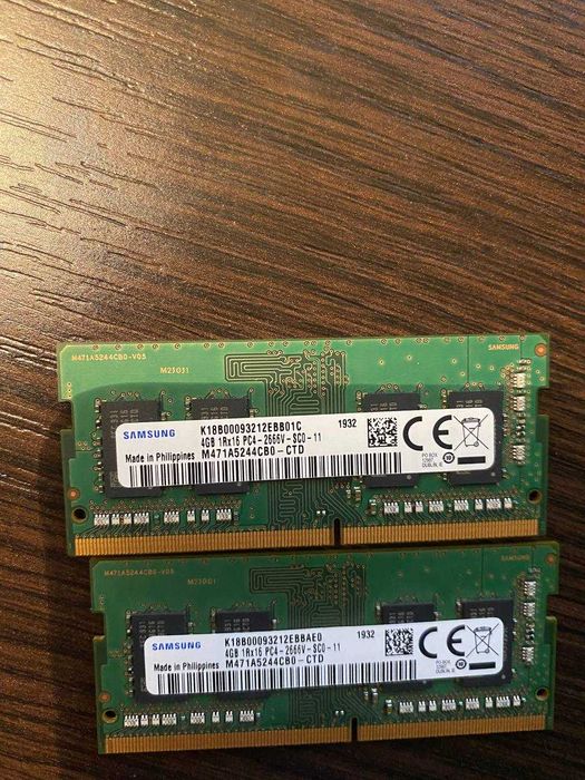Оперативна пам'ять DDR4 по 4 гб 2 штуки
