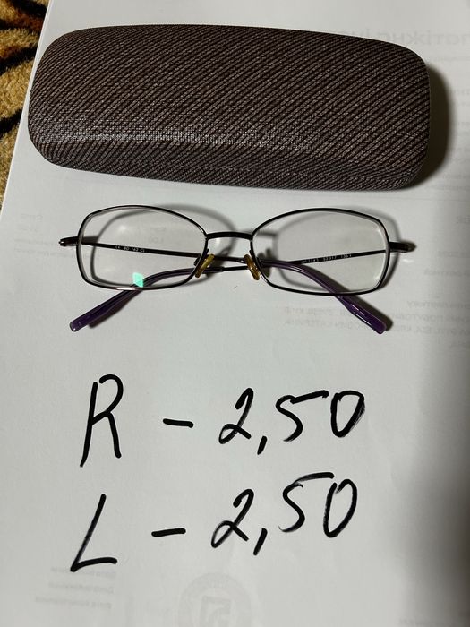 Безкоштовно окуляри і навушники