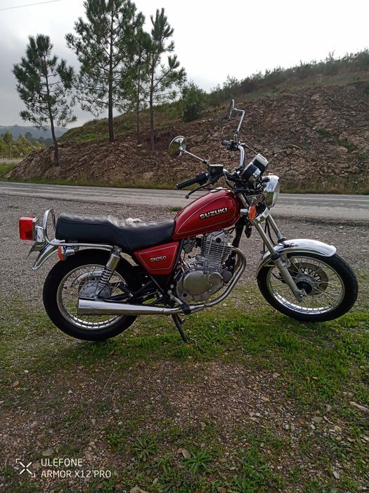 Suzuki GN 250 Praticamente NOVA, apenas 3180kl .