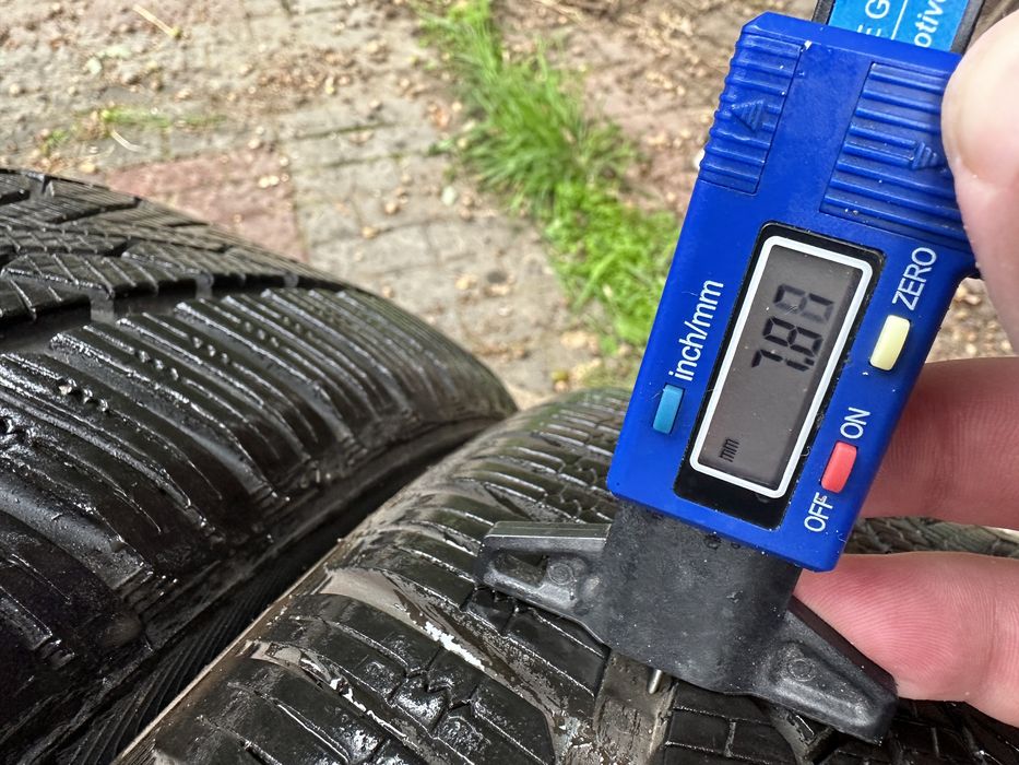 Шини зима 225/50 R17 Semperit резина комплект