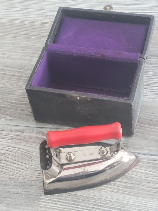 Żelazko z czasów PRL